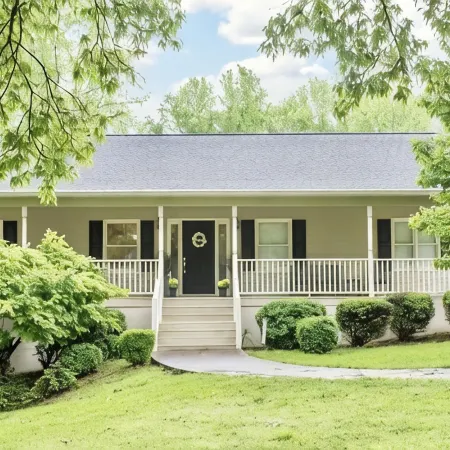 Walk to Carrollton Square! Entire Home Upstairs For Rent.