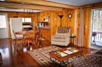 Knotty Pine - Homestays