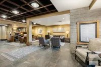 Amazing Unit!  Sleeps 5. Swim or Ski out your front door. On site at Silver Mt.