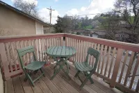 Just Blocks To Downtown & A Short Drive To Breathtaking Wineries! - Bintang 2