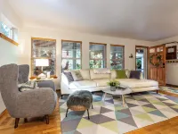 Charming cozy cottage in beautiful surroundings minutes from outdoor adventures.