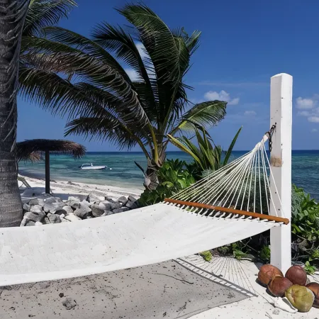 Coco Kai Beach Front Villa with Heated Pool and Private Dock