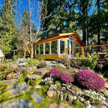 Luxury Forest Escape with Fire Pit and Waterfall and Private Decks• Near Seattle