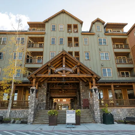 Remodeled modern ski-in/ ski-out condo in Keystone, 1 bd/1 ba, sleeps 4