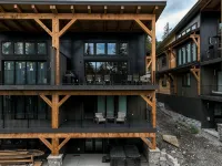 Luxurious New Ski-In Ski-Out Estate w/ Hot tub: Your Ultimate Mountain Getaway - بوتيك