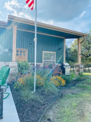 Lookout Guest House: One Bedroom Country Living