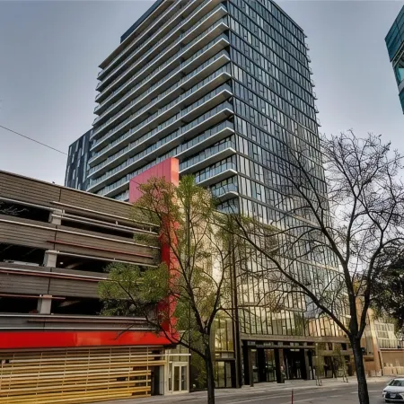 Downtown Glasshouse Condo - 1 BR/1 Bath