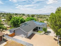 King Sized Retreat w/Hot tub, Peloton, Views - Close to Sedona! - Homestays