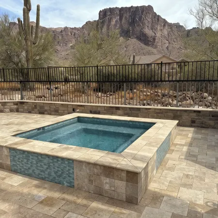Beautiful oasis with 40' negative edge pool, swim up bar, hiking in Super. Mtns.