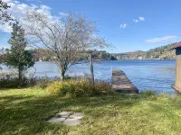 Lakeside Home with Mountain Views - Wifi