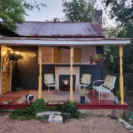 Ethyl's Place - a Charming Place to Stay.