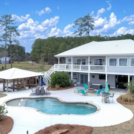 Lake Blackshear Getaway! Pool, BBQ, Firepit & WiFi