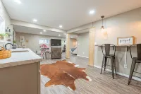 Secluded 5 BR Modern Cabin, 120 acres.  New River  Trail, Claytor Lake, VA tech - 3 estrellas