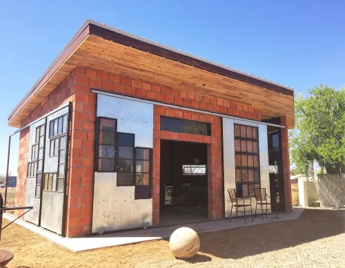 Loft-Like Living in Marfa with Sexy Outdoor Shower