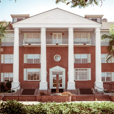 The Lafayette Hotel, Swim Club & Bungalows Отели рядом с достопримечательностью «Бальбоа Парк»