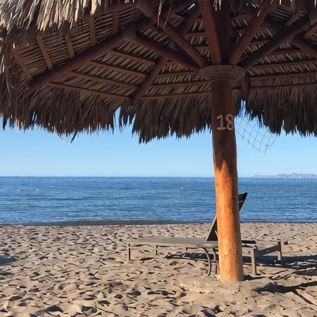 Casa Paraiso - 1 minute walk to the Beach!