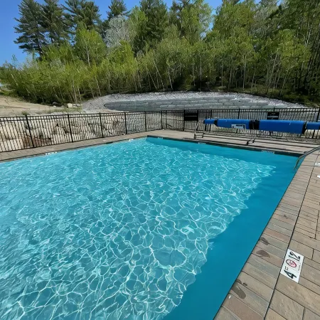Luxury SKI IN/SKI OUT Kearsarge Brook Condo 3 bed, 2 bath at Cranmore Mountain!!