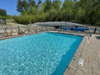 Luxury SKI IN/SKI OUT Kearsarge Brook Condo 3 bed, 2 bath at Cranmore Mountain!!