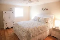 Private access to the beach! Sleeps 9. - 2-Star