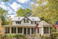 Private Giant Luxury Creekside Home - Serenity