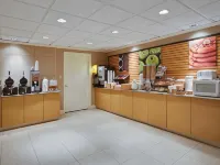 La Quinta Inn & Suites by Wyndham Naples East (I-75)
