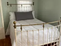 Cozy Cottage on Togus Pond Hotels in Augusta
