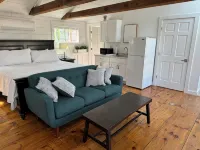 Plum Island Beach Studio - 4 Minute Walk to Beach!! Hotels in Newbury