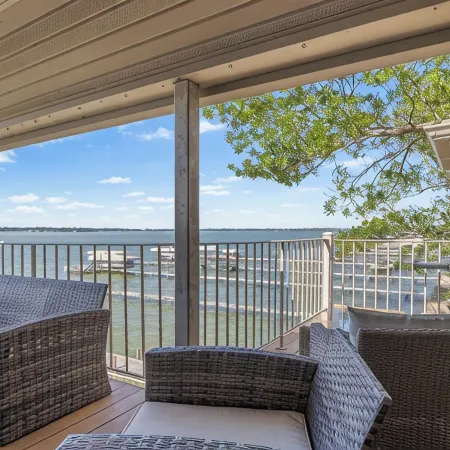 Waterfront Condo- Best View! Hotels in Clear Lake