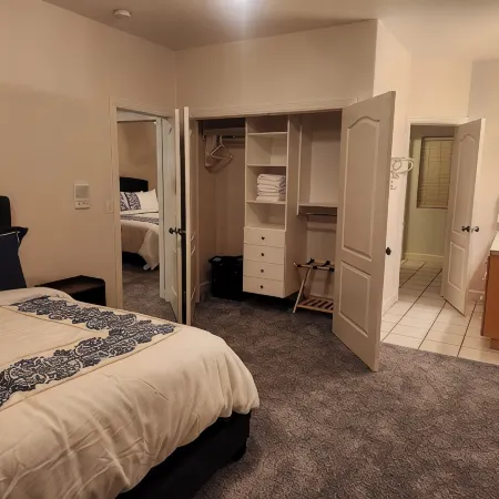 4-bedroom house with Pool, WiFi and AC close to Lake Powell and Antelope Canyon.