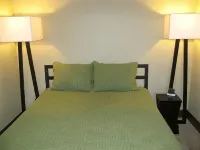 Luxury Condo, Private Hot Tub, Perfectly Located