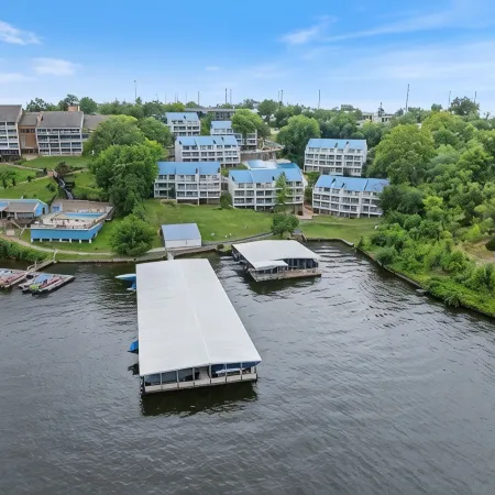 Cozy Pet-friendly Condo w/ Pool