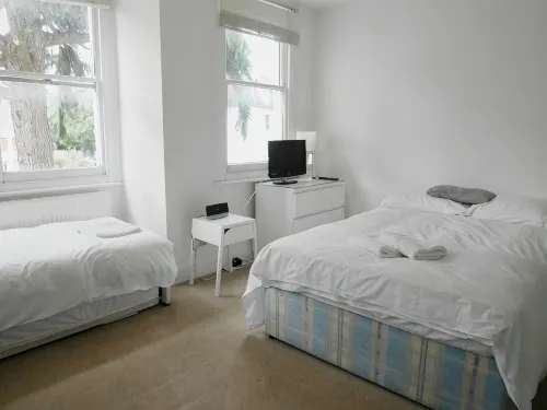 Kew Studios and Rooms