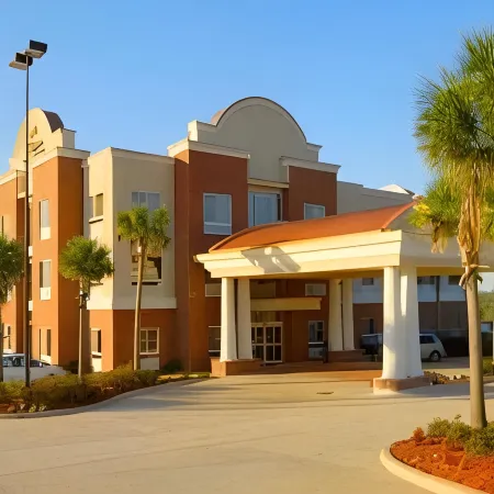 Holiday Inn Express & Suites BROOKHAVEN by IHG
