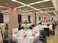 Turia Granada Hotels near Beiro
