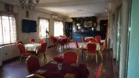 D'Czars Hotel & Suites - parking