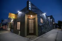 PodShare East Hollywood Hotel dekat Taman Griffith Park