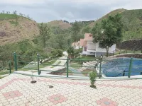 Falcon Crest - Rooftop Pools