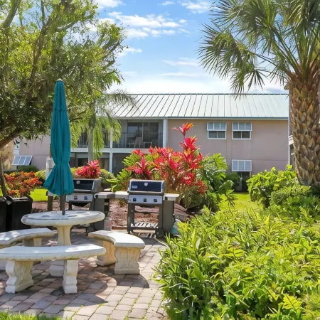 Turtle Cove Condo--- Steps to Siesta Key Beach