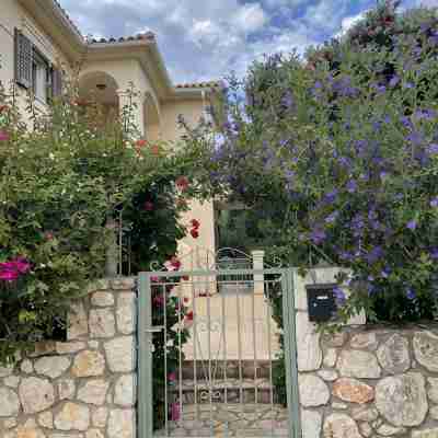 Short walk to the beach ,Four bedrooms four bathrooms sleeps 8 Hotel Exterior