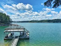 配有大型雙層私人碼頭的寬敞、適合家庭的湖畔度假屋Retreat - Wi-Fi
