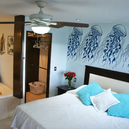 Beachfront Luxury Condo! Casa Sirenita