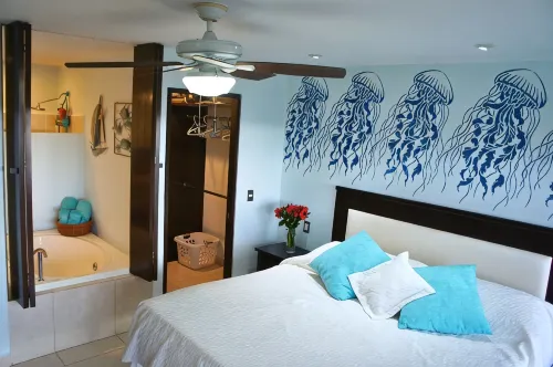 Beachfront Luxury Condo! Casa Sirenita - Condos