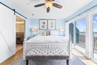 SPECTACULAR VIEWS!-Luxury Beachfront Townhome with DIRECT Ocean Views! - Wifi