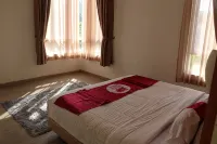 Diyar Villas Puncak K3/9 - parking