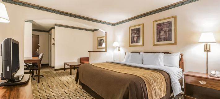 Quality Inn & Suites Evansville North Hotels in Vanderburgh County