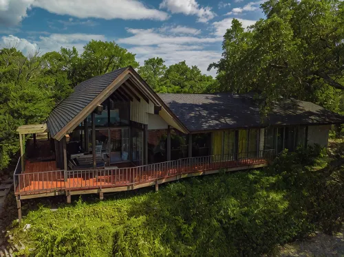 Peaceful, Private and Beautiful Water View Retreat on Lake Travis - Wifi