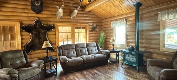 Silverwolf Log Chalet Resort Hotels in Flathead County