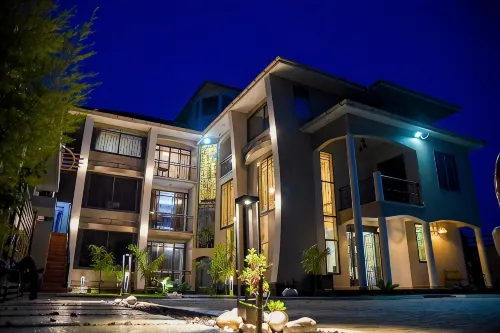 Milele is home-Cinema, gym, pool, bar-Bobiwine rd. - maisons de vacances
