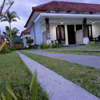 Sapak Homestay Hotel Exterior