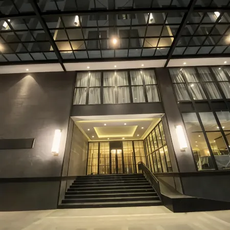Maia Hotel Jakarta Отели рядом с достопримечательностью «Торговый центр Thamrin City»